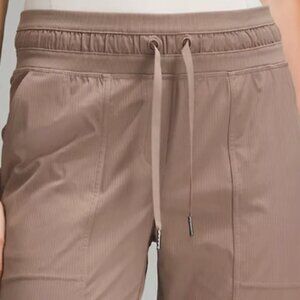 lululemon Dance Studio Mid-Rise 25' inseam Pant in tauptastic size 10